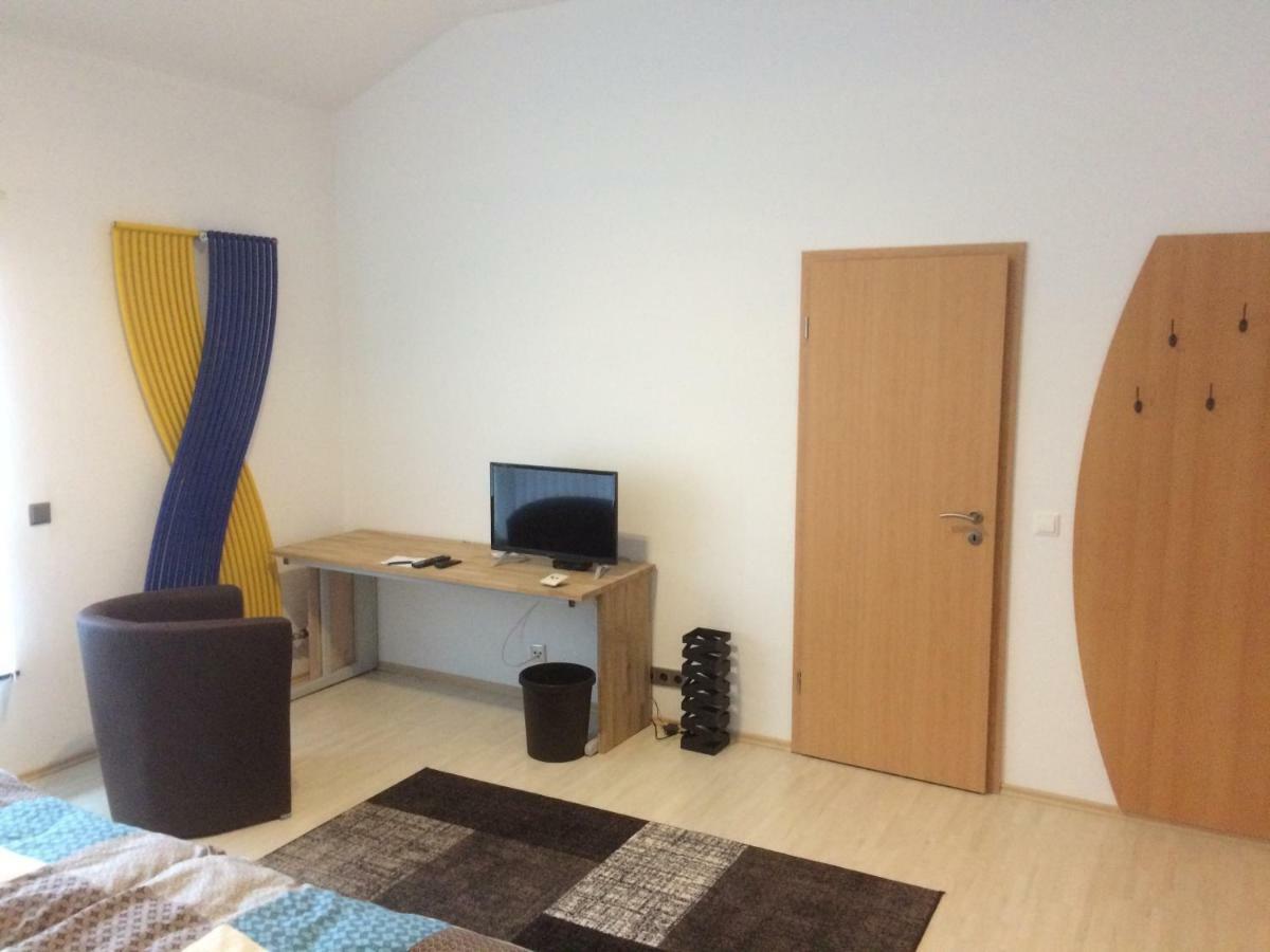 Pension Am Roemerhof Münzenberg Esterno foto
